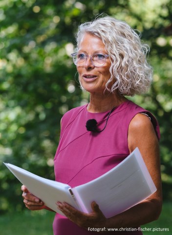 Gisela Metzler - Traureden & freie Trauzeremonien, Coaching · Paarberatung Leonberg, Kontaktbild Gisela Metzler - Traureden & freie Trauzeremonien, Coaching · Paarberatung Leonberg, Kontaktbild
