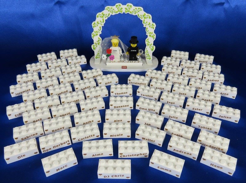 Lego Set mit Brautpaar und gravierten Legosteinen, Steindrucker Harald Günther