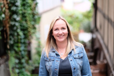 Martina Weiß - Freie Rednerin, Trauredner Gengenbach, Kontaktbild Martina Weiß - Freie Rednerin, Trauredner Gengenbach, Kontaktbild
