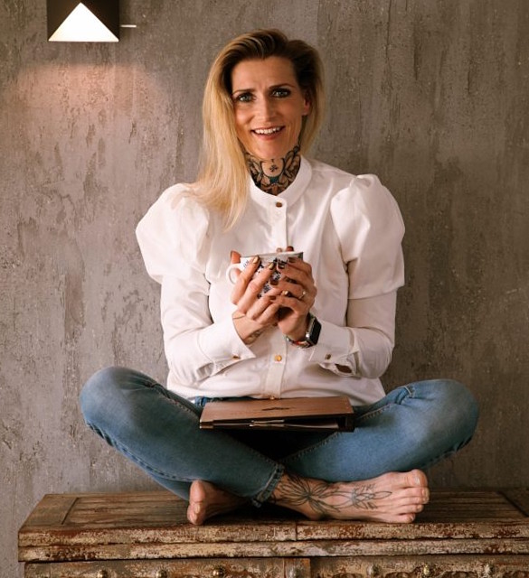 Worte am Wendepunkt | Anja Ludwig, Trauredner Durmersheim, Kontaktbild