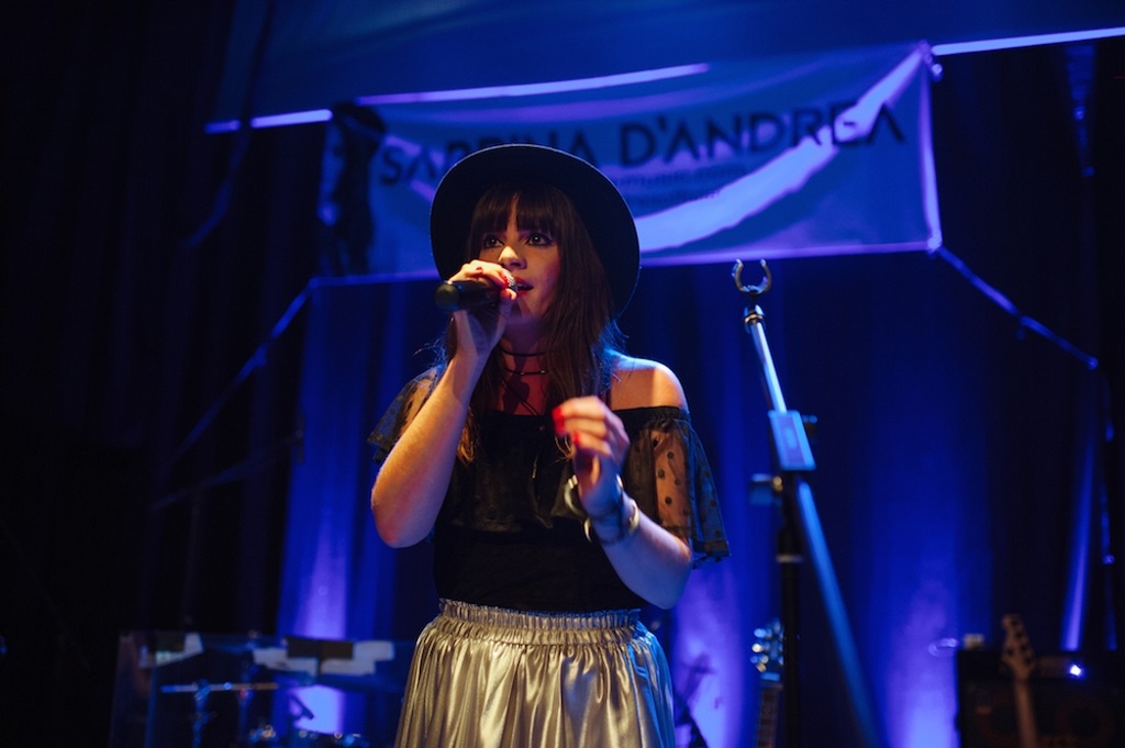 Sabrina D'Andrea live auf der Bühne